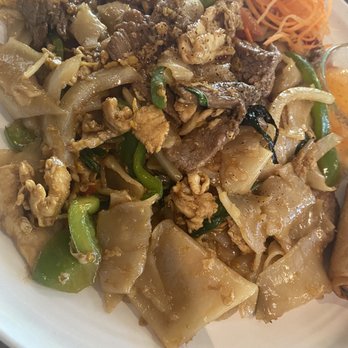 Ka Thai - Pad Kee Maw (drunken noodles) AMAZING!!! - Thai Near Me - Dallas, Texas