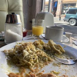 Chilaquiles verdes con pollo