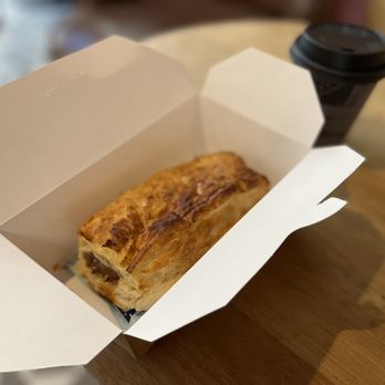 Harris + Hoole - Breakfast Pastry - Coffee & Tea Near Me - Weybridge, SRY