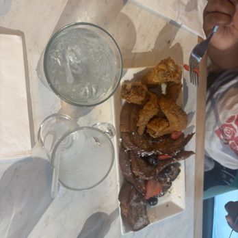 Kiss My Gritz - Chicken and waffles - Coffee & Tea Near Me - Fairburn, Georgia