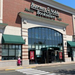 Barnes & Noble Booksellers Holyoke