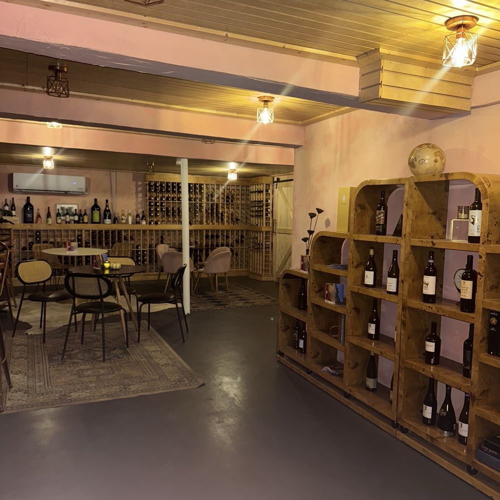 Wanderlust Wine - Barton Springs - Wine Tasting Room Near Me - Austin, Texas Wanderlust Wine - Barton Springs - Wine Tasting Room Near Me - Austin, Texas