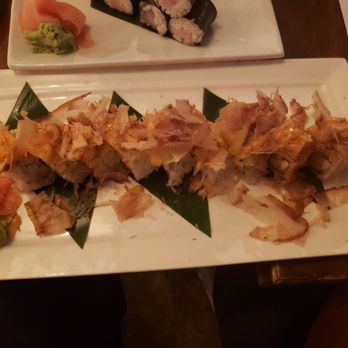 Sapa House - Volcanic roll! Soooo spicy! - Sushi Bars Near Me - Dallas, Texas