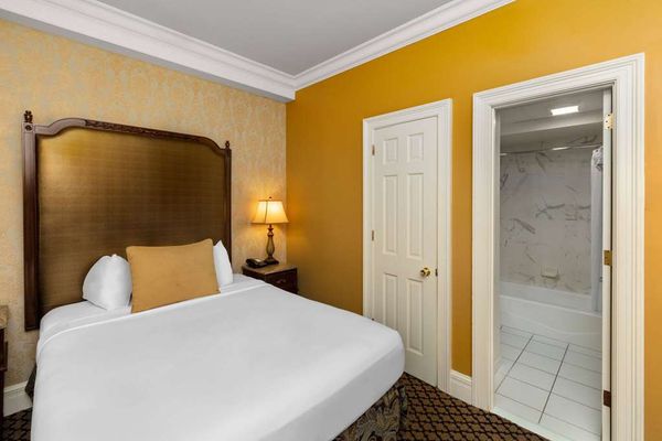 The Lafayette New Orleans by Kasa by null