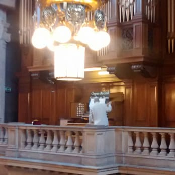 Kelvingrove Art Gallery & Museum - Mr Organist finishing up - Museums Near Me - Glasgow, GLG