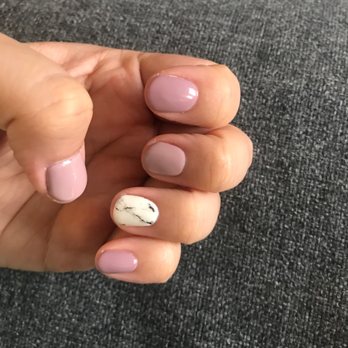 Clover Nail Spa - Nail Salons Near Me - Toronto, Ontario