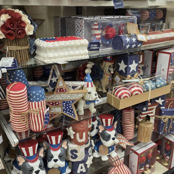 HomeGoods - Home Decor Near Me - Huntington Beach, California