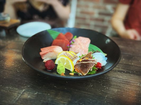 Hachiroku Shokudo & Sake Bar by null