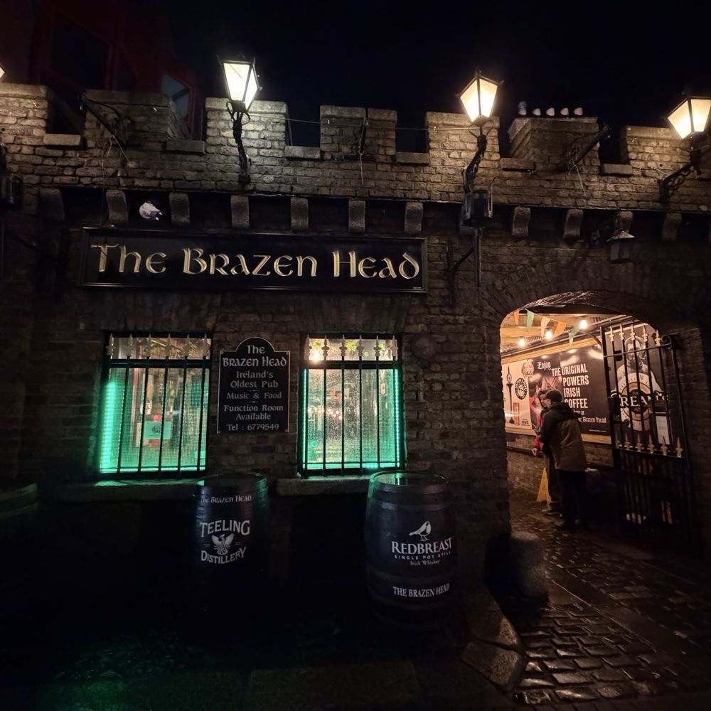 The Brazen Head - Pubs Near Me - Dublin, D