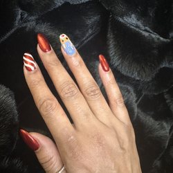Envogue Nails - Intricate free hand nail design