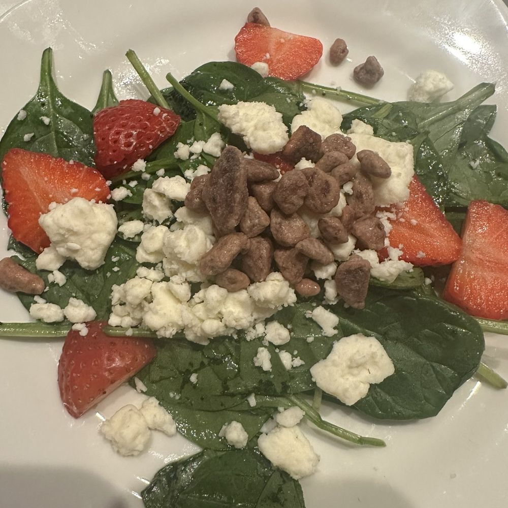 Melting Pot - New Haven - Strawberry Pecan Salad - Desserts Near Me - New Haven, Connecticut Melting Pot - New Haven - Strawberry Pecan Salad - Desserts Near Me - New Haven, Connecticut