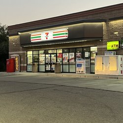 7-Eleven - 9/5/24 Exterior, entrance