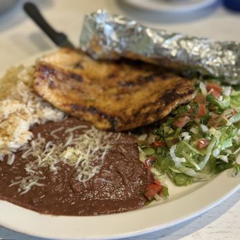 Pupuseria Los Robles - Pollo asada - Salvadoran Near Me - Stanardsville, Virginia