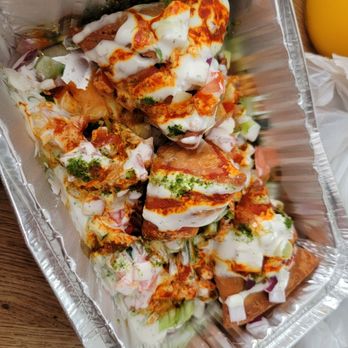 Halal Shop - Samosa chaat was good but I do like the ones at other places - Mediterranean Near Me - Sacramento, California
