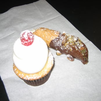 Frosted Cakery - Vanilla Raspberry Cupcake and Cannolli - Bakeries Near Me - Fresno, California