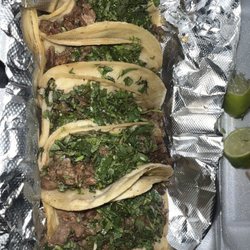 El Toro Tienda Y Taquería - Steak tacos