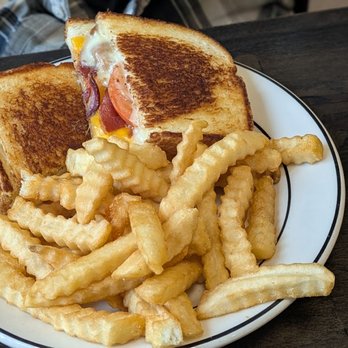 Green River Grill - American Near Me - Mammoth Cave, Kentucky