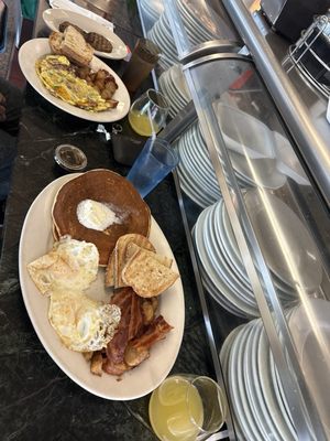Deluxe Town Diner by null