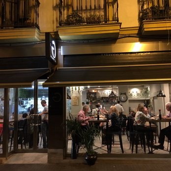 El Traga - El Traga from the outside - Tapas Bars Near Me - Seville, SE