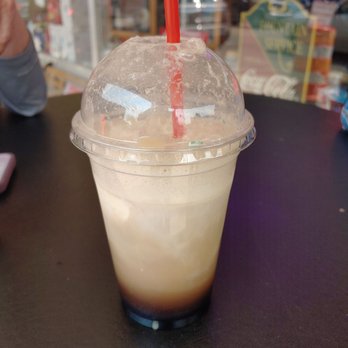 Rialto Soda Fountain - Root beer float - Ice Cream & Frozen Yogurt Near Me - Casper, Wyoming