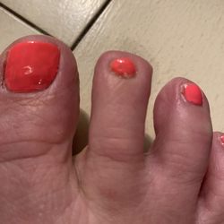 Amy's Nail & Spa - Horrible pain job, not even covering e tire nail!
