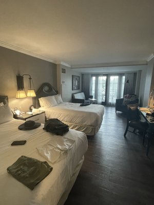 The Lindy Renaissance Charleston Hotel by null