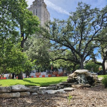UT Tower - I couldn't resist getting several pictures of the UT Tower and this water feature. - Landmarks & Historical Buildings Near Me - Austin, Texas