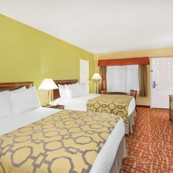 Baymont by Wyndham Sevierville Pigeon Forge - Guest room
