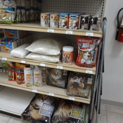 Miller's Natural Foods - Extremely meager selection of dog and cat foods. Concord Pets and Braxton's carry hundreds of natural pet products.