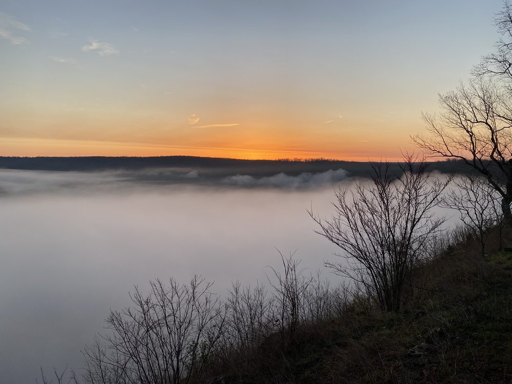 The White River Inn Logo