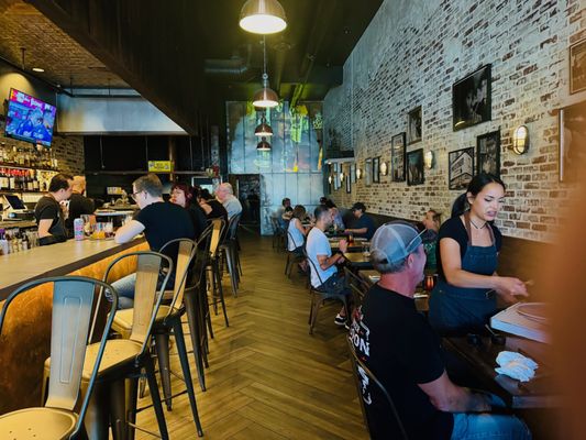 Double Zero Pie & Pub by null