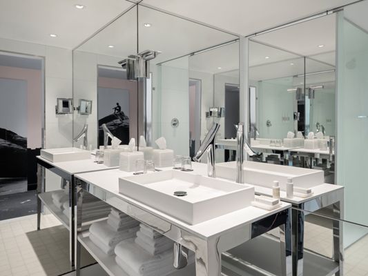 Dua Miami, Autograph Collection by null