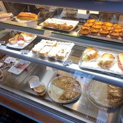 Café Pastelaria - Pastry and sandwich case