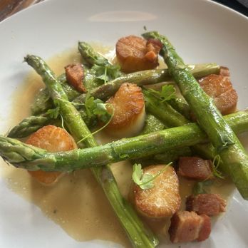 Brasserie La Banque - Scallops - French Near Me - Charleston, South Carolina Brasserie La Banque - Scallops - French Near Me - Charleston, South Carolina