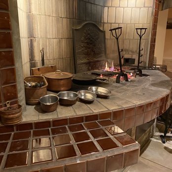 Le Yaca - Fireplace - French Near Me - Williamsburg, Virginia Le Yaca - Fireplace - French Near Me - Williamsburg, Virginia