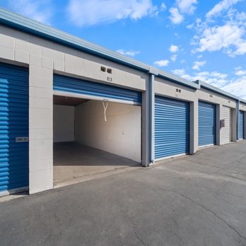US Storage Centers - US Storage Centers Gardena, CA - Vacant Exterior Unit - Self Storage Near Me - Gardena, California