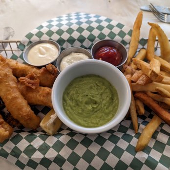 Ellen’s on Front - Fish and chips with mashed peas - New American Near Me - Greenport, New York
