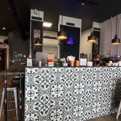 Crow & Clover Café