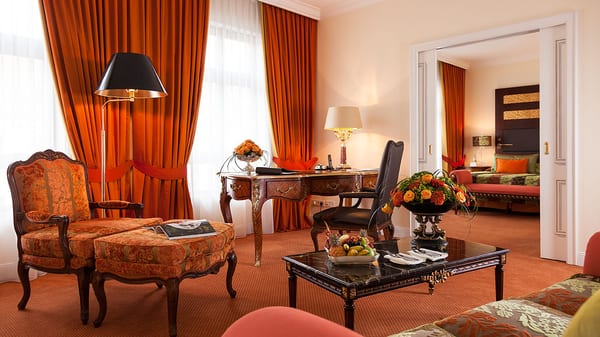 Relais & Châteaux Hotel Bülow Palais by null