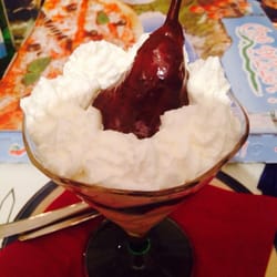 Osteria Ciclabile - Pera affogata al cioccolata fondente con gelato alla vaniglia. Buonissima!