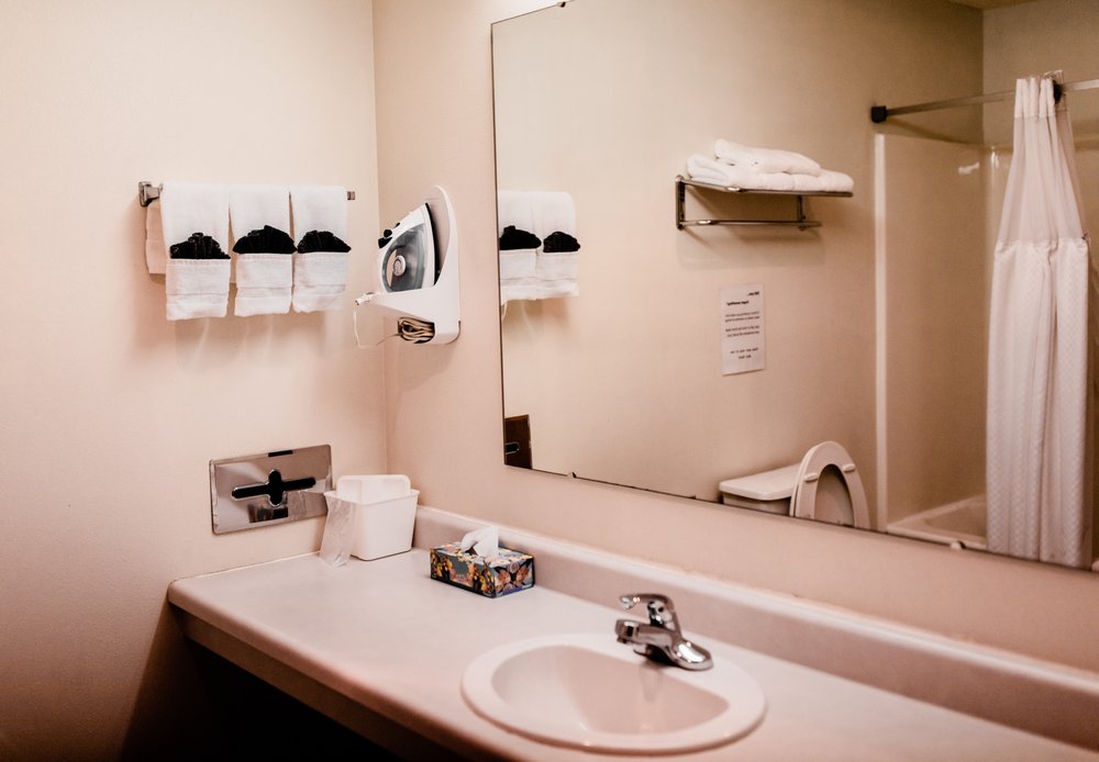 BEST REST INN & SUITES MANCHESTER Updated October 2024 1220 W