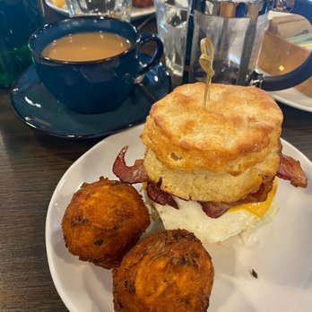 Oak Hill Post - The classic breakfast sandwich with bacon and mashbrowns - New American Near Me - Pittsburgh, Pennsylvania