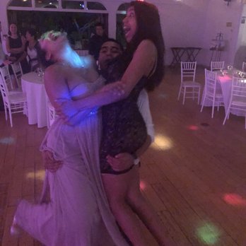Island Roots Entertainment - Fun lighting for the dance floor - DJs Near Me Island Roots Entertainment - Fun lighting for the dance floor - DJs Near Me