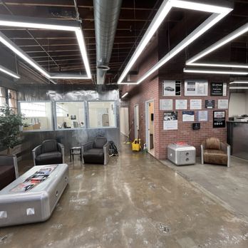 Straight Auto Body - Body Shops Near Me - Glendale, California