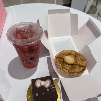 Hello Kitty Cafe - Chocolate cake Apple pie  Strawberry lemonade - Themed Cafes Near Me - Santa Clara, California