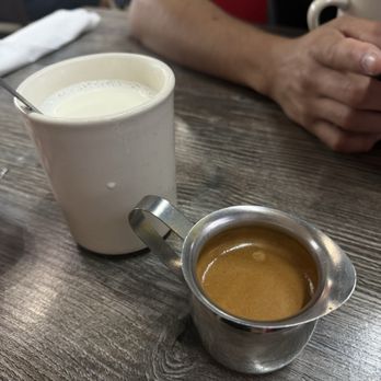 El Rinconcito Latino - Cafe Con Leche - Cuban Near Me - Miami, Florida El Rinconcito Latino - Cafe Con Leche - Cuban Near Me - Miami, Florida