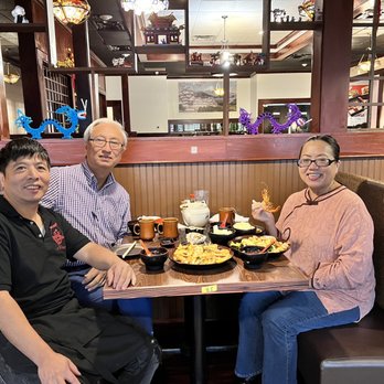 Ichiban 2 - Took photo with 老闆 David - Sushi Bars Near Me - Point Pleasant, West Virginia
