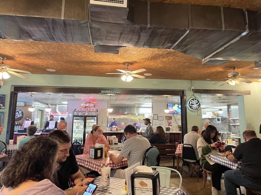 Gus’s World Famous Fried Chicken by null