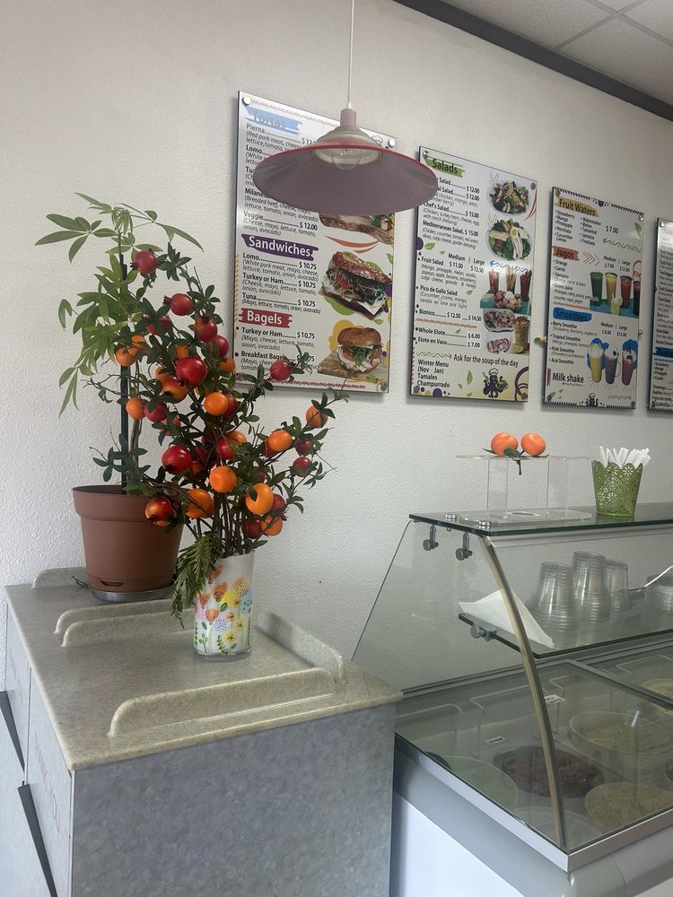 Guanatos Deli