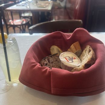 Le Diplomate - Bread - Brasseries Near Me - Washington, DC, District of Columbia Le Diplomate - Bread - Brasseries Near Me - Washington, DC, District of Columbia